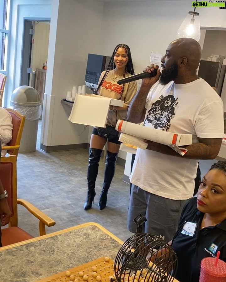 Pretty Vee Instagram - Sorry Just Busy Doing Everything I Said I Was Going To Do! 🤎🤞🏽 - & One Of Those Things Is Giving Back, Thank You @traeabn For Bringing Me To Houston,Tx To Serve With You In Your Community! I Absolutely Love What Your Doing! We Appreciate 🤎 - Y’all Know Vena Love The Kids!🤞🏽 - & Lastly Swipe & Come Party With Me! - Love Y’all Bye! - PrettyVee 💋 Houston, Texas