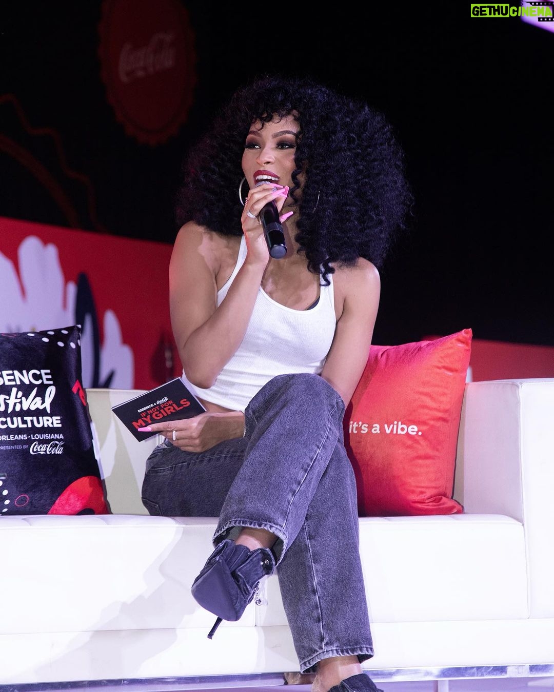 Pretty Vee Instagram - I Won’t Negotiate My Greatness🥤😍 - Had A Chance To Catch Up With My Beautiful Queens @bia & @munilong & Let Me Tell Y’all The Conversation Was Needed & Powerful! (Keep Going) Thank You For Trusting Me!❤️ - Sending A Big S/O To @cocacola For Allowing Me To Host Season 5 Of “If Not For My Girls” ❤️ Thank You…. PrettyVee ❤️ #IfNotMyGirls #Essence #EssenceFest -MUA: @picaasso Hairstylist: @billions_pink Hair: @hautehairatl Fit: @diesel Shoes: @diesel 📸: @tdaymedia French Quarter, New Orleans Lousiana