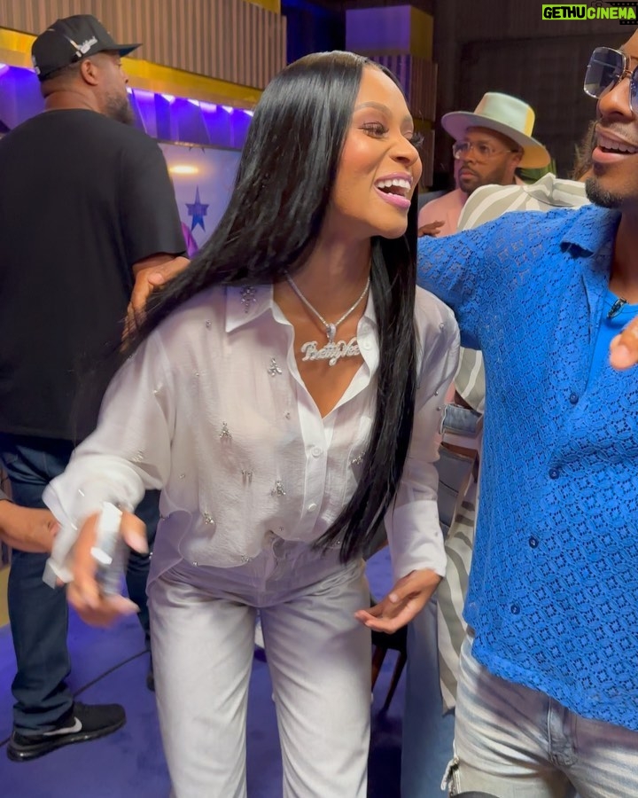 Pretty Vee Instagram - MOOD: Jobs Will Come & Go. Your Calling Won’t 🤩🎥 - Did Y’all Catch Celebrity Squares Last-Night On @bet 🫶🏼 -Man @dcyoungfly Your REALLY The Host Of This Iconic Show! I Am Overly Proud Of You! I Am So Inspired By You! Real Is Rare, & I Will Always Be Right Here, No ?🧡 I Love You! - Y’all These Swipes Are So Cute & Funny To Me!🥰 @breshawebb Thank You For Your Kind Heart Towards Me. You Are The PrettyVictory 🫶🏼 MUA: @picaasso Hairstylist: @slayedbydalvi