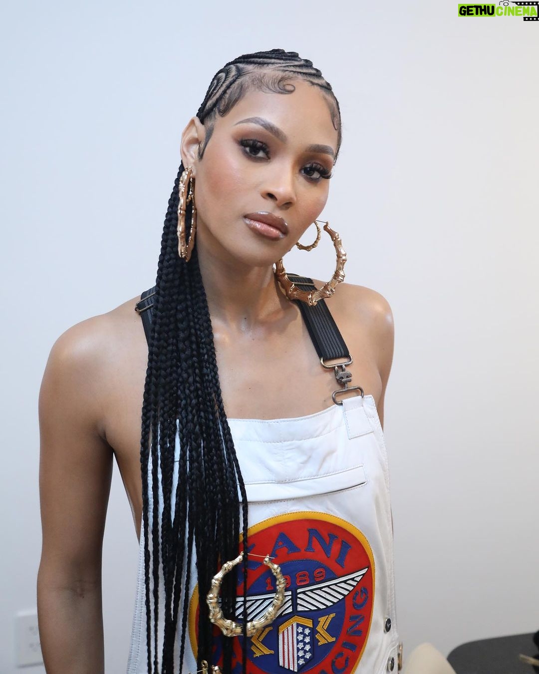 Pretty Vee Instagram - The Vision Been Clear Est. 1989 @karlkani ππ₯ - Feeling so grateful and excited to have been part of this historic moment in fashion! π₯Ήπ - @karlkani I Love You So Much, You Are So Iconic!. πβ¨ - @miamifashionweek Thank You π€β¨ - I Had To Put On For The Culture & The HIP-HOPβ¨ - I kilt It Manβ¦. I Just Wanna Cry! π₯Ή -Thank You To Everyone Who Came Out To Support Me β¨ - PrettyVee π MUA: @picaasso Fit: @karlkani Hairstylist: @styledbyyaz_ Accessories: @karlkani π₯: @terrence.day1