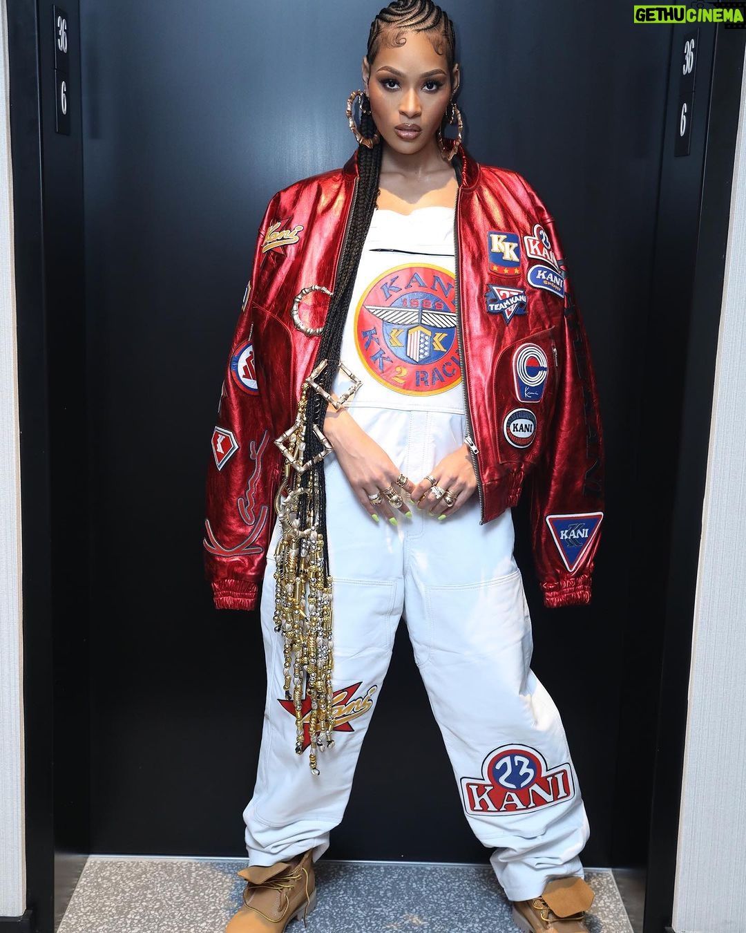Pretty Vee Instagram - The Vision Been Clear Est. 1989 @karlkani ππ₯ - Feeling so grateful and excited to have been part of this historic moment in fashion! π₯Ήπ - @karlkani I Love You So Much, You Are So Iconic!. πβ¨ - @miamifashionweek Thank You π€β¨ - I Had To Put On For The Culture & The HIP-HOPβ¨ - I kilt It Manβ¦. I Just Wanna Cry! π₯Ή -Thank You To Everyone Who Came Out To Support Me β¨ - PrettyVee π MUA: @picaasso Fit: @karlkani Hairstylist: @styledbyyaz_ Accessories: @karlkani π₯: @terrence.day1