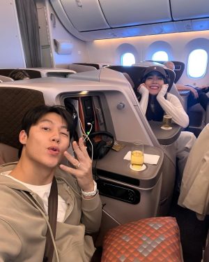 Prin Suparat Instagram - Off to our 🍯🌙☺️ #flysq