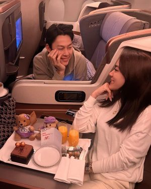 Prin Suparat Instagram - Off to our 🍯🌙☺️ #flysq