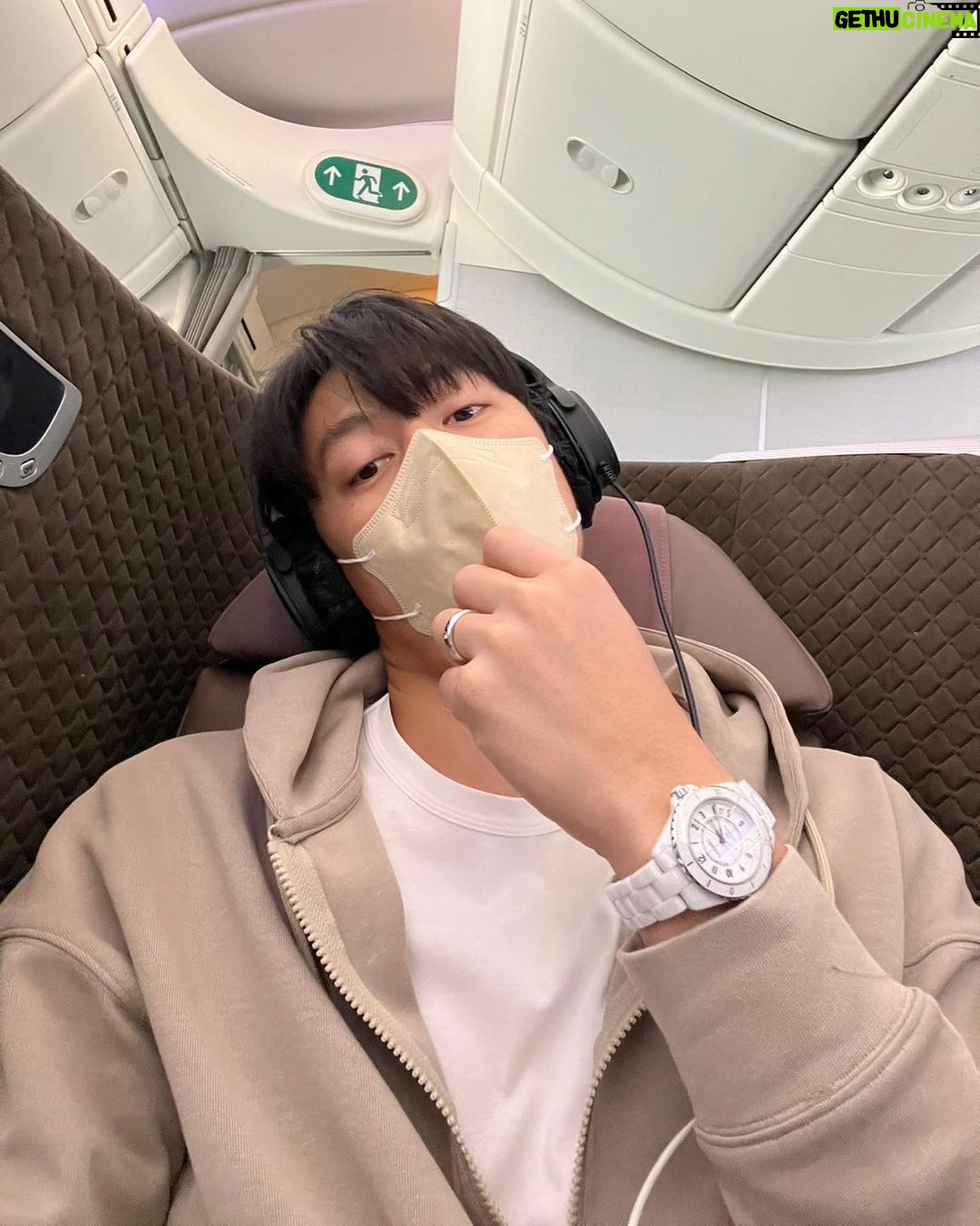 Prin Suparat - 264.7K Likes - Off to our 🍯🌙☺️ #flysq