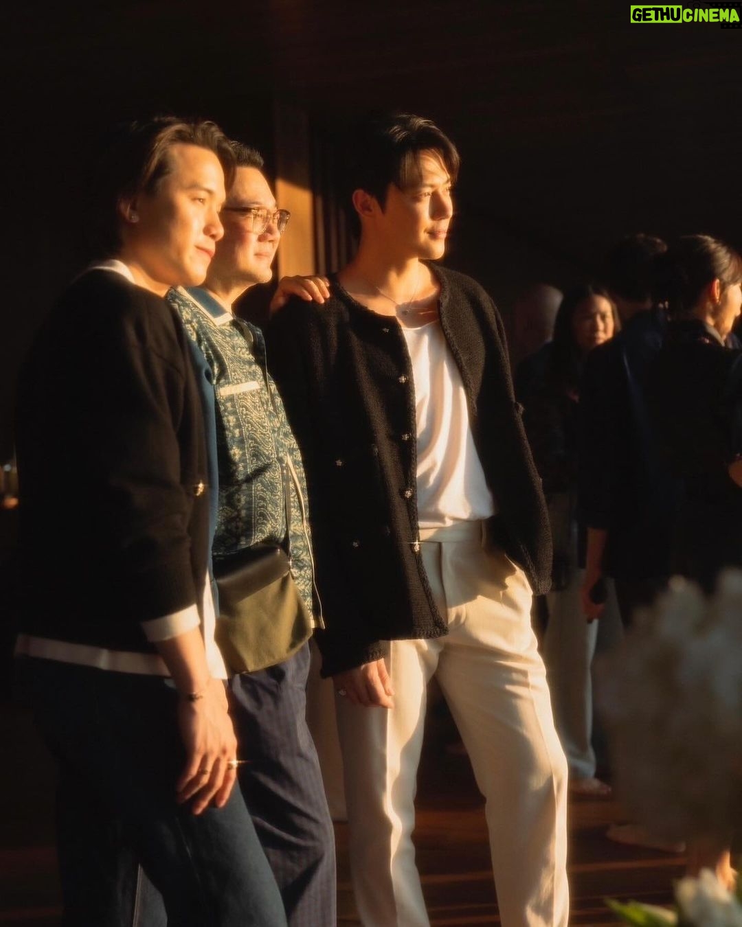 Prin Suparat Instagram - Chanel ในส่วนของ Art&Culture ครั้งนี้ที่เชียงราย ได้ไปดูงานศิลปะของศิลปินที่มีชื่อเสียงเยอะแยะเลยครับ บรรยากาศน่ารักและเป็นกันเองมากกก สนุก ดีใจ ตื่นเต้น ได้เห็นอะไรใหม่ๆ ลองไปตามชมกันได้นะครับ เดี๋ยวโพสถัดไปจะแปะโลเคชั่นไว้ให้ครับ 😊 @thailand_biennale @cinemaforall_thailand