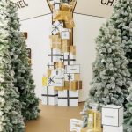Prin Suparat Instagram - CHANEL Wonderland Christmas Tree At Quartier Parc M Fl., The EmQuartier Until 5 Jan 2024 Lighting Animation Show : 18.00 / 19.00 / 20.00 / 21.00 #CHANELHoliday #CHANELWonderland @chanel.beauty Emquartier - เอ็มควอเทียร์