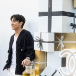 Prin Suparat Instagram - CHANEL Wonderland Christmas Tree At Quartier Parc M Fl., The EmQuartier Until 5 Jan 2024 Lighting Animation Show : 18.00 / 19.00 / 20.00 / 21.00 #CHANELHoliday #CHANELWonderland @chanel.beauty Emquartier - เอ็มควอเทียร์