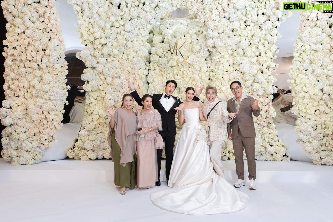 Prin Suparat Instagram - ขอขอบพระคุณผู้ใหญ่และครอบครัวช่องสามทุกท่านที่สละเวลามาร่วมฉลองในวันสำคัญของเรานะครับ/ค่ะ ขอบพระคุณที่ให้โอกาสเราสองคนและเมตตาเอ็นดูเรามาตลอดครับ/ค่ะ รวมถึงแขกผู้มาร่วมงานทุกท่านครับ/ค่ะ 🙏🏼🥹 🤍