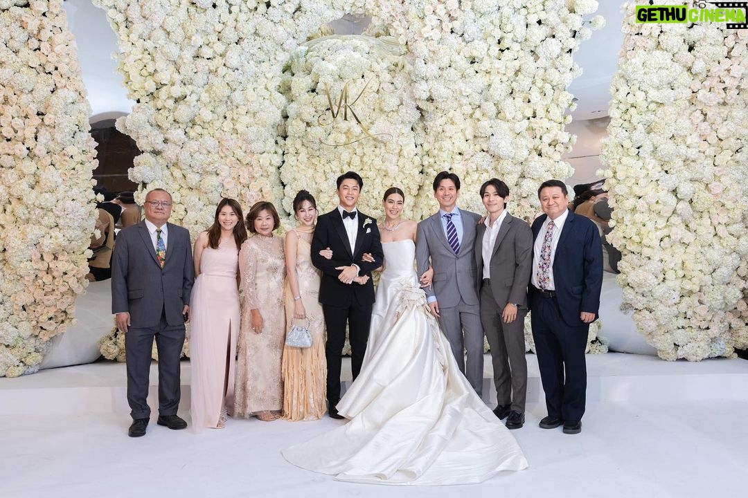 Prin Suparat Instagram - Life’s greatest blessing. a group that dreams, laughs, plays and loves together. those whom you can always count on. always present not only in the good times. the most precious gift. “Family” 🤍