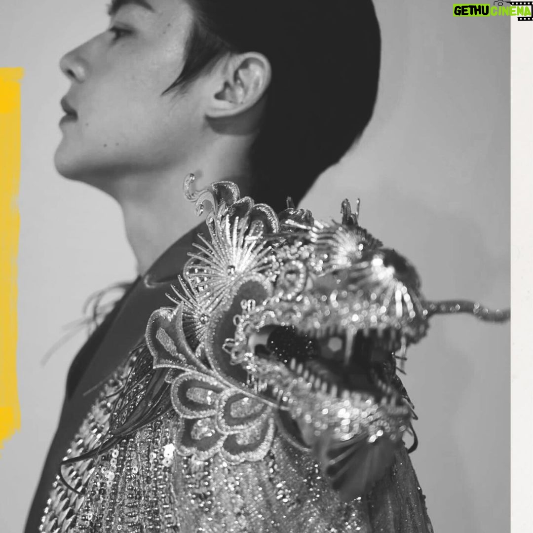 Prin Suparat Instagram - กับงาน Chinese New Year 2024 Grand Celebration ขอให้เป็นปีพญามังกรที่ให้ความสุข ความมั่งคั่ง มั่นคง โชคดี กับทุกท่านนะครับ 🧧🪭 Make up : @jibbierubie Hair : @tungpui69 Emsphere at EM District