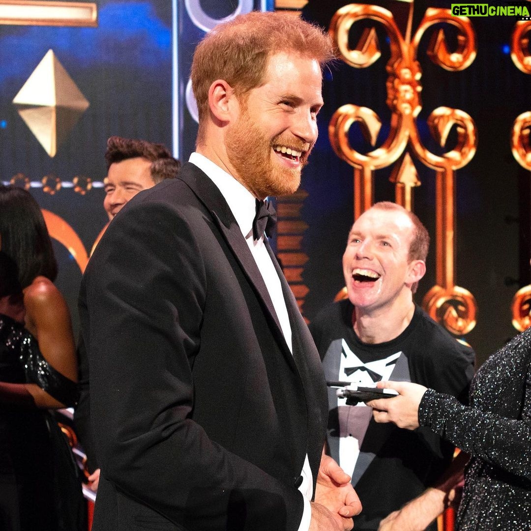 Prince Harry, Duke of Sussex Instagram - Today we look back to Christmas 2018, and The Duchess of Sussex's visit to Brinsworth House, a residential and nursing care home in Twickenham, owned and run by the Royal Variety Charity. Each year, the UK’s much beloved Royal Variety performance is held in aid of the Royal Variety Charity of which Her Majesty The Queen is Patron. Funds raised from the show and throughout the year, help entertainers from around the UK who need support and assistance as a result of old age, ill-health, or hard times. At Brinsworth House, The Duchess joined residents singing carols and making Christmas decorations, as she unveiled a traditional 'Royal plaque' which is proudly displayed on the entrance hall wall, not far from one marking the 1976 visit of Queen Elizabeth, the Queen Mother. Last Christmas, The Duke and Duchess of Sussex attended their first joint Royal Variety performance at the iconic London Palladium. Since HRH’s visit, the Royal Variety Charity has completely refurbished Brinsworth House’s kitchen and dining room, enabling residents to feel even more at home, in their new home. #RoyalVarietyPerformance @royalvarietyperformance Photo © PA