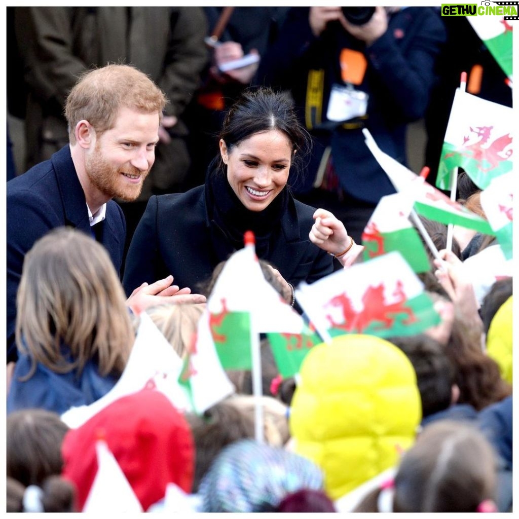 Prince Harry, Duke of Sussex Instagram - 🏴󠁧󠁢󠁷󠁬󠁳󠁿 Dydd Gŵyl Dewi Hapus! Wishing all of our Welsh followers a Happy St Davids Day. Image © Empics / PA