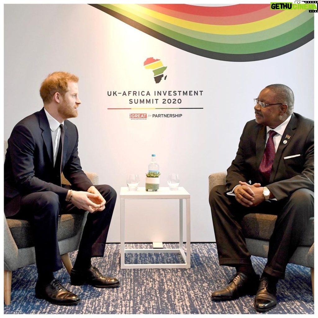 Prince Harry, Duke of Sussex Instagram - This morning at the UK-Africa Investment Summit, hosted by the UK Government, The Duke of Sussex met with leaders from Malawi 🇲🇼 , Mozambique 🇲🇿 and Morocco 🇲🇦- touching on investment in renewable energy, jobs, tourism, and environmental issues. The Duke has been involved in various causes in Africa for over a decade, and has helped to initiate a number of key projects in the region surrounding conservation and tourism, the threat posed by landmines and the HIV/AIDS epedemic. During their recent visit to Southern Africa last September, The Duke and Duchess met with project teams working to encourage youth employment, entrepreneurship, education and health. Through their roles as President and Vice President of The Queen’s Commonwealth Trust, The Duke and Duchess have worked to support a growing network of young change-makers across the Commonwealth and will continue to do so, especially in the run up to CHOGM 2020. The Duke of Sussex’s love for Africa is well known - he first visited the continent at the age of thirteen and more than two decades later, the people, culture, wildlife and resilient communities continue to inspire and motivate him every day. Photo © PA