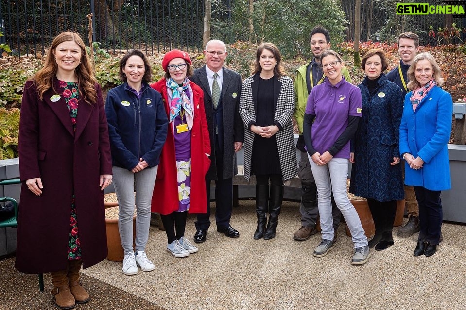 Princess Eugenie Instagram - Such a pleasure to go back to visit @horatiosgarden at Stanmore last week and catch up with the incredible team and patients. The charity builds gardens in hospital spinal centres around the UK and provide a much needed space for patients to enjoy nature in an accessible way. I also cast my thumbprint in support of #horatiosgardenchelsea a piece of artwork that will feature in the Garden.