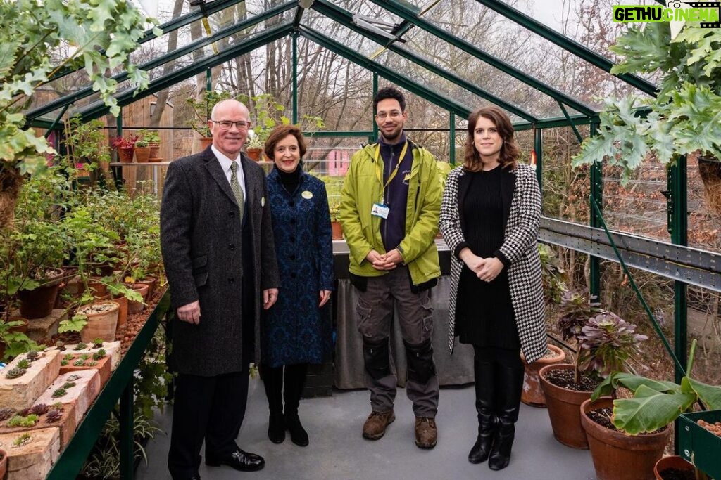 Princess Eugenie Instagram - Such a pleasure to go back to visit @horatiosgarden at Stanmore last week and catch up with the incredible team and patients. The charity builds gardens in hospital spinal centres around the UK and provide a much needed space for patients to enjoy nature in an accessible way. I also cast my thumbprint in support of #horatiosgardenchelsea a piece of artwork that will feature in the Garden.