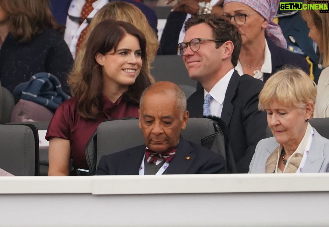 Princess Eugenie Instagram - Thank you, Your Majesty, Grannie, for 70 years of service, selflessness and dedication. You are such a shining light for us all. Just a final roundup of some epic moments of the most special weekend that I was so honoured to be a part of. From The Birthday Parade, to celebrating with @edencommunities in Paddington for their #bigjubileelunch to showing Augie the colourful pageant and ending cheering loudly for this remarkable woman.
