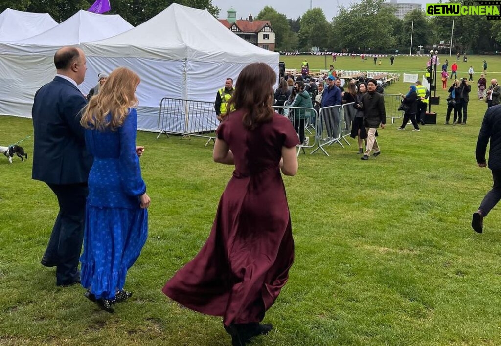 Princess Eugenie Instagram - Thank you, Your Majesty, Grannie, for 70 years of service, selflessness and dedication. You are such a shining light for us all. Just a final roundup of some epic moments of the most special weekend that I was so honoured to be a part of. From The Birthday Parade, to celebrating with @edencommunities in Paddington for their #bigjubileelunch to showing Augie the colourful pageant and ending cheering loudly for this remarkable woman.