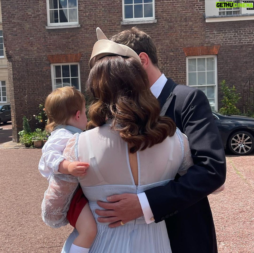 Princess Eugenie Instagram - Thank you, Your Majesty, Grannie, for 70 years of service, selflessness and dedication. You are such a shining light for us all. Just a final roundup of some epic moments of the most special weekend that I was so honoured to be a part of. From The Birthday Parade, to celebrating with @edencommunities in Paddington for their #bigjubileelunch to showing Augie the colourful pageant and ending cheering loudly for this remarkable woman.