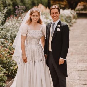 Princess Eugenie Instagram - It's World Bee Day!! 🐝🐝 A day to celebrate nature's most badass little friend with their black and yellow stripes.. ⁣
⁣
But our furry little friends have to share today with my big sis Bea (🐝) who's got a little one on the way. ⁣
⁣
Beabea and Edo huge congratulations on your news - can't wait to meet the little one 🥳🥳
⁣
#worldbeeday #savethebees