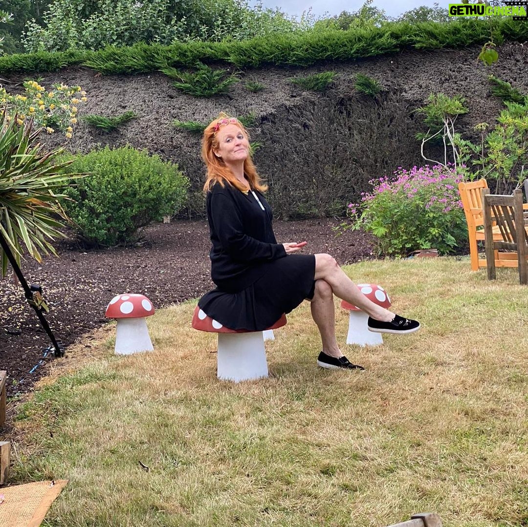 Princess Eugenie Instagram - Happy Birthday to my dear mumsy... You are one of a kind. There were too many pictures to choose from that show how completely unique you are. 🎉🎊🎉🎊
