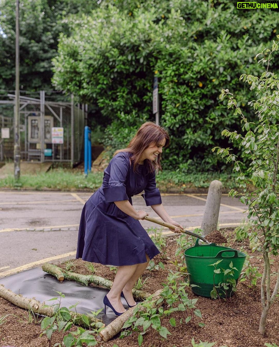Princess Eugenie Instagram - What a joy it was to officially open the new @horatiosgarden at The Royal National Orthopaedic Hospital. This is their 5th garden in the UK connected to a spinal unit offering patients nature and the outdoors at a time they need it most. I'm a proud patron of this charity and it was a particularly special visit as it's the hospital I underwent spinal surgery as a child. It was an honour to meet all the volunteers, doctors, nurses, patients and gardeners who really bring this garden alive. The final three pictures are of the lovely Jubilee Tree that was planted for The Queen's Green Canopy @queensgreencanopy a wonderful celebration of the incredible jubilee milestone.