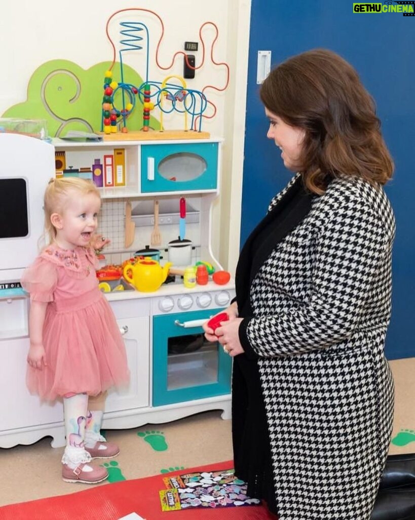 Princess Eugenie Instagram - I am so proud to be patron of @the.rnoh.charity , the charity that looks after and supports all the patients at the Royal National Orthopaedic Hospital @rnohnhs I visited their Prosthetics unit @rnohprosthetics yesterday and I met Posie, a 2 year old who has undergone elective bilateral amputations and has just had her first pair of prostheses, she’s a remarkably brave young girl and the staff and carers at RNOH are doing incredible work to provide a way for her to walk as she grows up. Posie, Daisy, Scarlett, Robert and all the patients at the RNOH are completely wonderful and true legends. I'm so honoured to meet you all. Xx