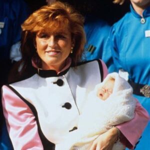 Princess Eugenie Instagram - I'm so excited to be August's mum and as you can see I'm enjoying my first Mother’s Day. ⁣
⁣
I'm also celebrating my beautiful Mumma with this picture of us from March 1990. You’ve taught me so much. ⁣
⁣⁣
Happy Mother’s Day to all 💐