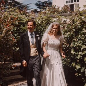 Princess Eugenie Instagram - Couldn't Bea happier (get it) 🐝... ⁣
⁣
What a complete joy and privilege to watch you, my beautiful big sister, walk down the aisle to dear Edo. I am so proud of you and I'm so excited to support you in the next chapter of your life. We are going to have so much fun together. ⁣
⁣
Happy wedding day to you both xxxx