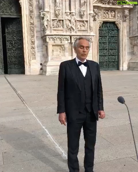 Princess Eugenie Instagram - I was astounded by Andrea Bocelli's Easter concert at the Duomo in Milan. ⁣ ⁣ What a wonderful symbol of unity and peace. ⁣ Thank you for bringing us together with your voice @andreabocelliofficial ⁣ ⁣ If you'd like to listen and watch this message of hope please click the link in my bio. 🕊