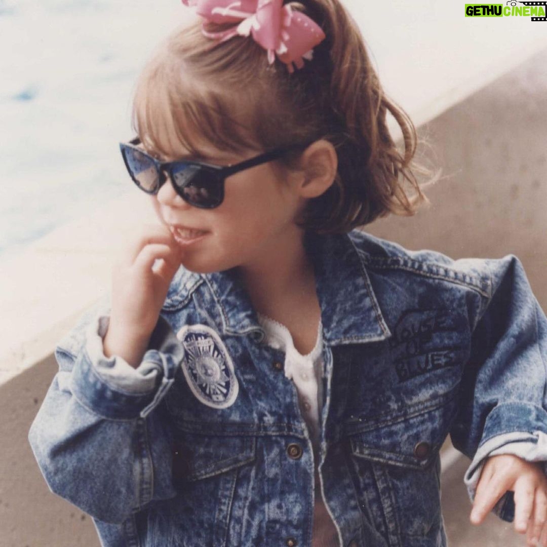 Princess Eugenie Instagram - Stay cool and eat ice cream! 🍦#flashbackfriday