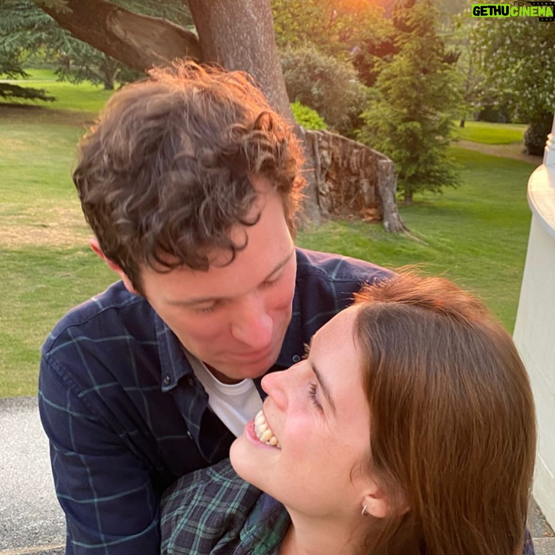 Princess Eugenie - 204.5K Likes - Jack and I are celebrating our 10th anniversary today...😍😍 and we are lucky enough to be together at this time.
If anyone has an anniversary this week, if you are together or not because of this challenging time, if you are a frontline worker wishing to tell your person you love them, then please do send me a photo and message via DM of how you are celebrating and I will share your messages on my story over the next few days.
#anniversary