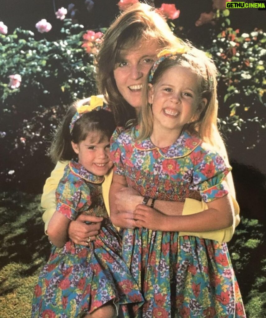 Princess Eugenie Instagram - Happy Mother's Day!! 🥳 Today I want to celebrate my mumma but also all the amazing mothers out there. I would like to celebrate all the mothers that can't be with their children today because they are saving lives or keeping their distance to keep them and their children safe. Today and every day we should tell our loved ones how much we love and cherish them. #happymothersday #happy #mother