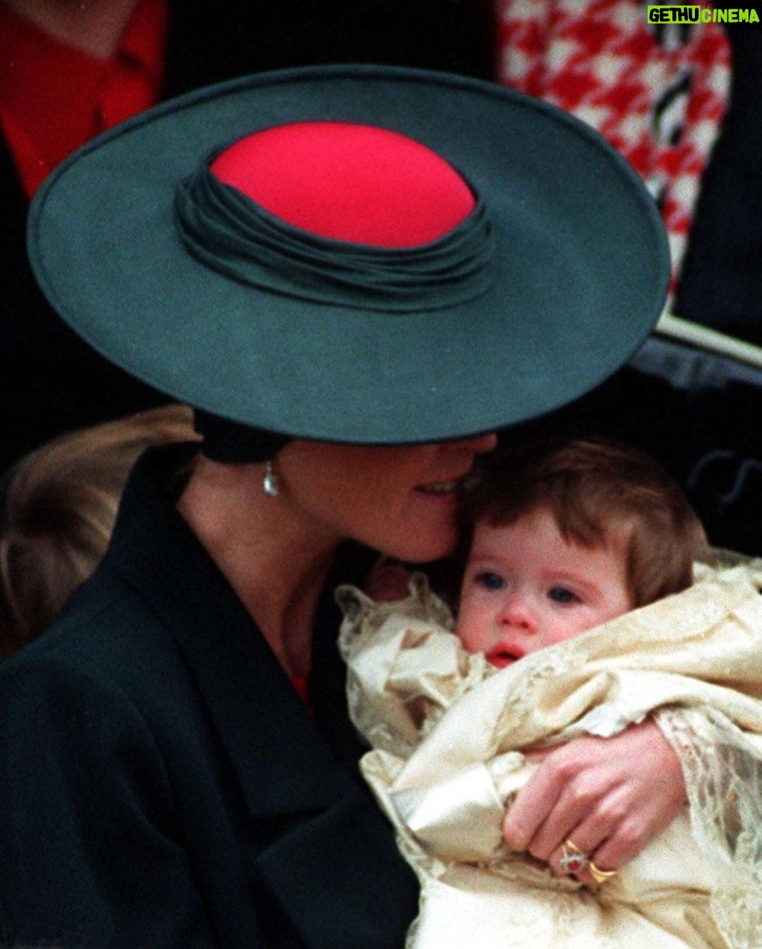 Princess Eugenie Instagram - To my beautiful Mumma - Happy 60th birthday. You are an inspiration and one of the people I admire most in this world. Thank you for being you. I love you to the moon and back @sarahferguson15 #birthday