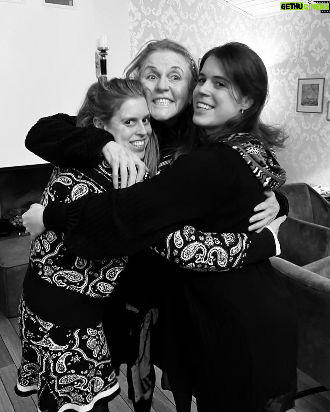 Princess Eugenie Instagram - Happy International Women’s day! Taking a moment to celebrate some of the incredible women in my life, whilst being so proud to bring up boys so they can go on to celebrate the women in theirs. ❤️❤️❤️