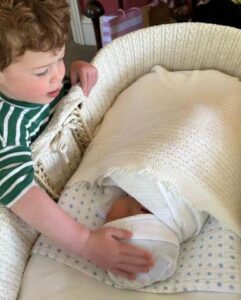 Princess Eugenie Instagram - Jack and I wanted to share the news that we had our little boy, Ernest George Ronnie Brooksbank on 30th May 2023 at 8.49 weighing 7.1lbs. He is named after his great great great Grandfather George, his Grandpa George and my Grandpa Ronald. Augie is loving being a big brother already. 💙❤️💙❤️