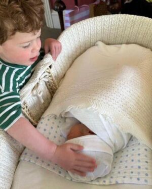 Princess Eugenie Instagram - Jack and I wanted to share the news that we had our little boy, Ernest George Ronnie Brooksbank on 30th May 2023 at 8.49 weighing 7.1lbs. 

He is named after his great great great Grandfather George, his Grandpa George and my Grandpa Ronald. 

Augie is loving being a big brother already. 

💙❤️💙❤️