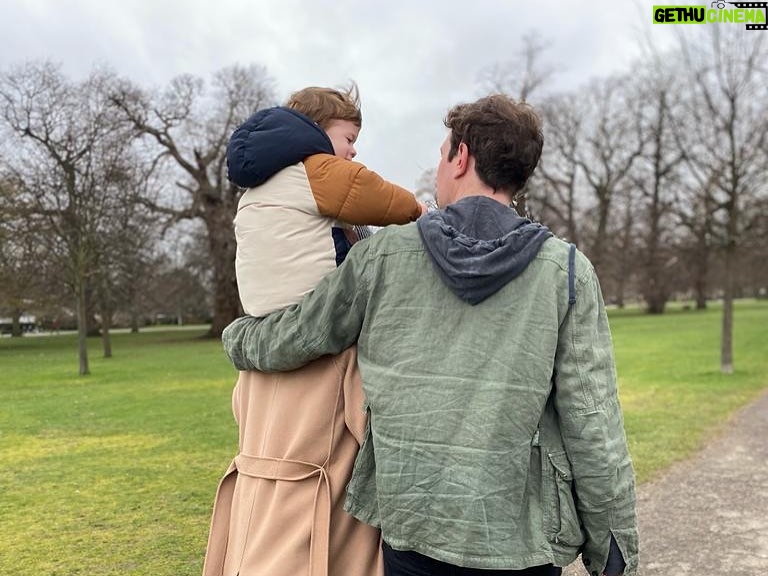 Princess Eugenie Instagram - Happy Birthday to you my love. Here's to another 100 birthdays together. ❤️❤️❤️❤️