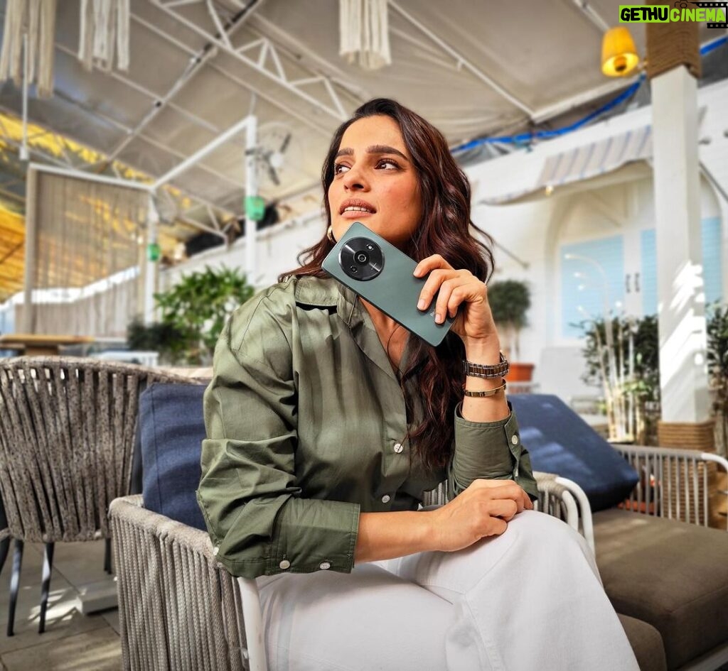 Priya Bapat Instagram - Absolutely adore the Olive Green colour of #RedmiA3. @redmiindia It’s #SmoothAndStylish, making it your perfect smartphone. Don’t forget to set your reminders and get your hands on beautiful smartphone on 23rd Febraury at speical launch launc price starting at ₹6,999* #xiaomi #ad #collab