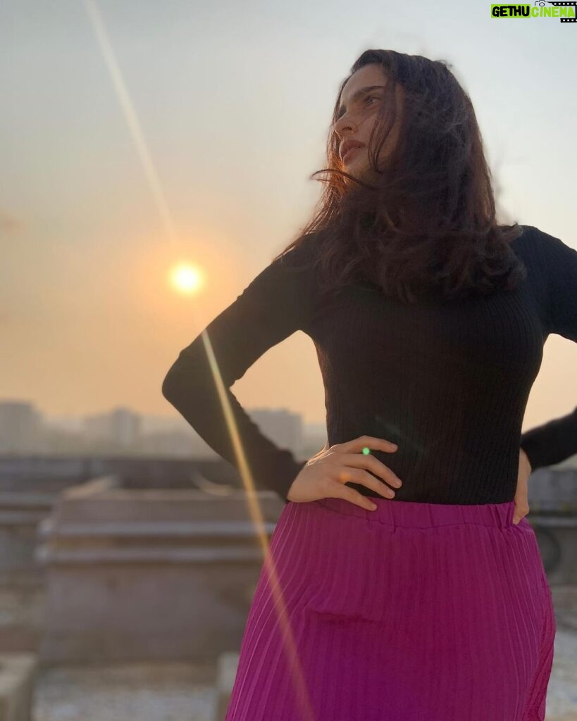 Priya Bapat Instagram - Morning mood 😌