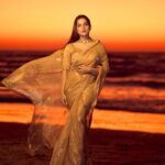 Priya Bapat Instagram - It’s magical. It’s the golden hour. This day was extremely special! Stay tuned to know why! Saree @rarstudio_official Jewellery @sangeetaboochra @aquamarine_jewellery Styled @bapatshweta 📸 @tejasnerurkarr my best 😘😘 Make up @saurabh_kapade Hair @nilampatel12