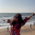Priya Bapat Instagram – Goa 🌊 ☀️ ☕️ 📖 🍽️ Elephant Beach Cafe