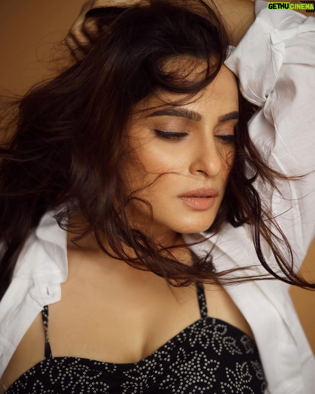 Priya Bapat Instagram - Sparking up the Mumbai heat 🔥 📸 @shrutisbagwe