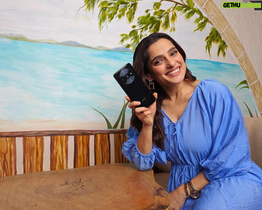 Priya Bapat Instagram - ऐकलं का ! आला आहे नवीन #RedmiA3 - with an ultimate blend of smooth performance and stylish design. Launching on February 14th, 2024 - हो हो Valentine's day ला!!😉 विसरू नका बरं का! प्रेमाच्या व्यक्तीला मस्त Stylish Gift द्या. #smoothandstylish @redmiindia #SmoothAndStylish #collab #ad