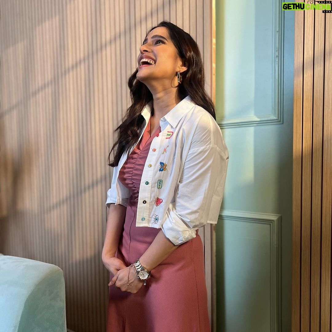 Priya Bapat Instagram - Me = Drama = drama queen 🥰😎
