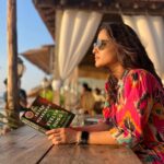 Priya Bapat Instagram - Book in hand, soul at peace, and a front-row seat to the sunset spectacle Thank you @priyankashahx for the book recommendation #myfavmoment #myfavtime