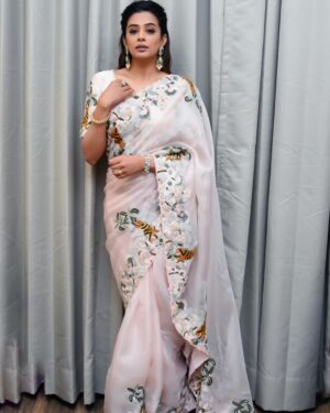 Priyamani Instagram - Because I am a woman, I must make unusual efforts to succeed. If I fail, no one will say, She doesn’t have what it takes. They will say, - Women don’t have what it takes. #womensdayeveryday 

Outfit - @alokandharsh 
Jewels by @sulthandiamondsandgold 
Styled by @theitembomb ❤️
MUH : @pradeep_makeup @shobhahawale 
📸 : @sharonacvin 
Retouched by : @v_capturesphotography