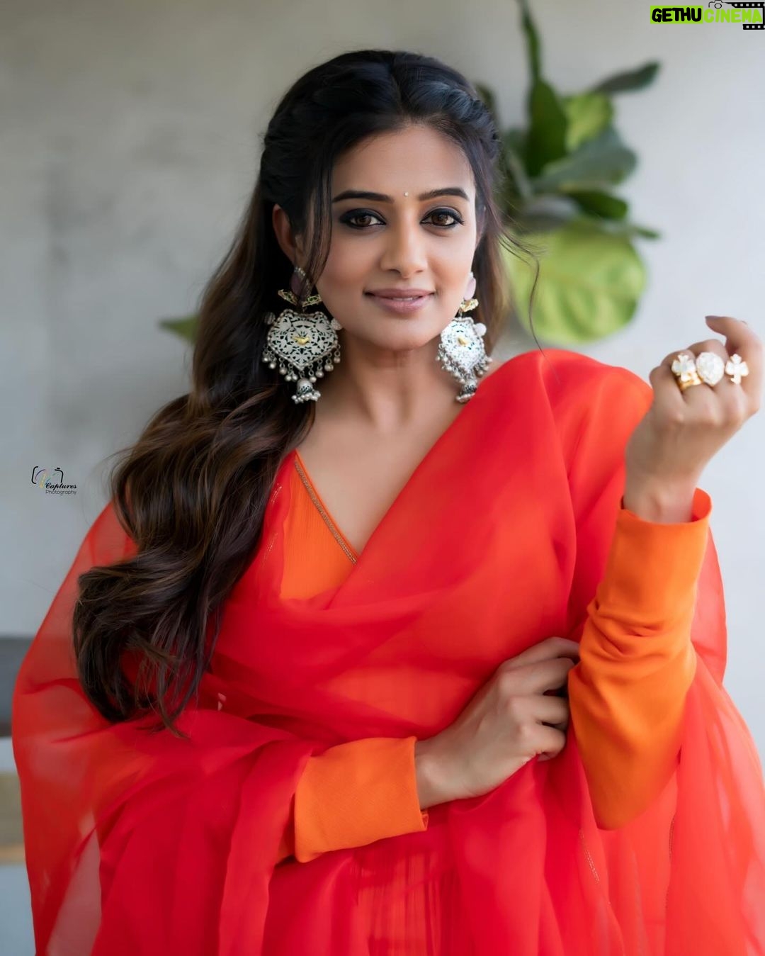 Priyamani - 368.4K Likes - Embrace your elegance and let it shine ✨✨✨
Outfit : @harshitasinghviofficial
Jewellery : @houseofqc
Styling : @stylebyannapurna
Team : @i.deekshasetti
📸 : @v_capturesphotography
MUH : @pradeep_makeup @shobhahawale
