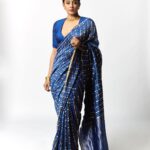 Priyamani Instagram - The charm of a saree never fades away .💙💙💙💙 For the trailer launch of #Article370💙💙 Saree : @labelsouravdas Jewellery : @romanarsinghaniofficial 📸 : @yash_vb Stylist : @theitembomb 💙❤️ MUH : @pradeep_makeup @shobhahawale