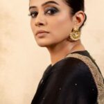 Priyamani Instagram - National Award winning actress @pillumani talked about her experience of being part of #Jawan and how @iamsrk wanted him to dance next to him