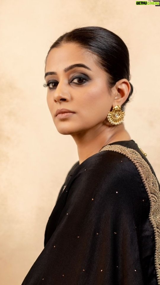 Priyamani Instagram - National Award winning actress @pillumani talked about her experience of being part of #Jawan and how @iamsrk wanted him to dance next to him